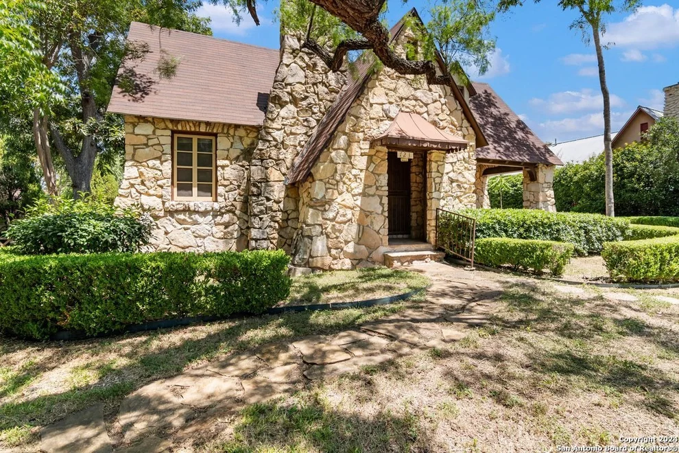 Unit for sale at 123 W LULLWOOD AVE, San Antonio, TX 78212