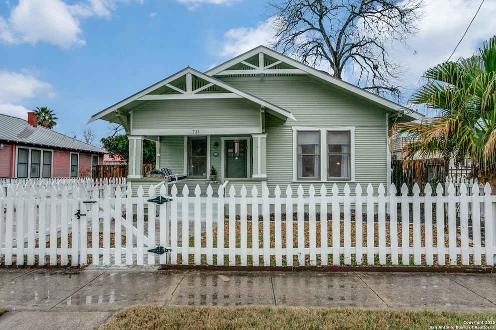 Unit for sale at 723 S Main, San Antonio, TX 78204