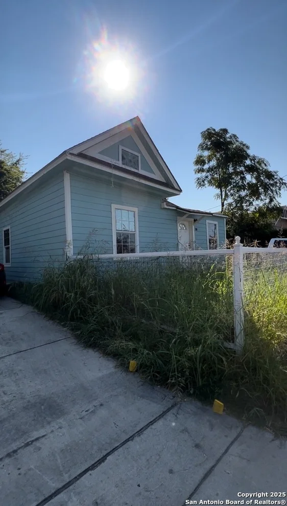 Unit for sale at 728 S HACKBERRY ST, San Antonio, TX 78203
