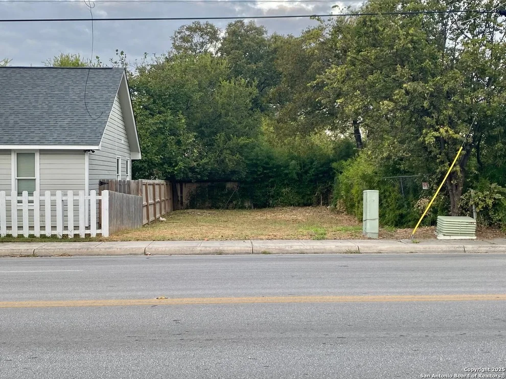 Unit for sale at 423 N Hackberry St, San Antonio, TX 78202