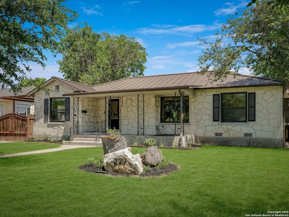 Unit for sale at 227 Cromwell, San Antonio, TX 78228
