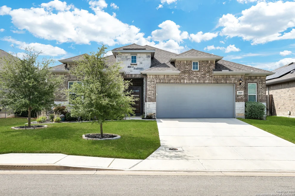 Unit for sale at 1869 Shepherd, New Braunfels, TX 78130