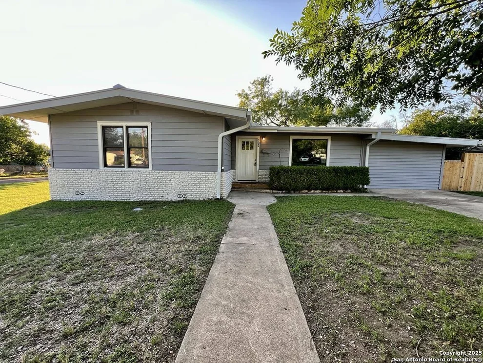 Unit for sale at 500 N Westminster, Kerrville, TX 78028