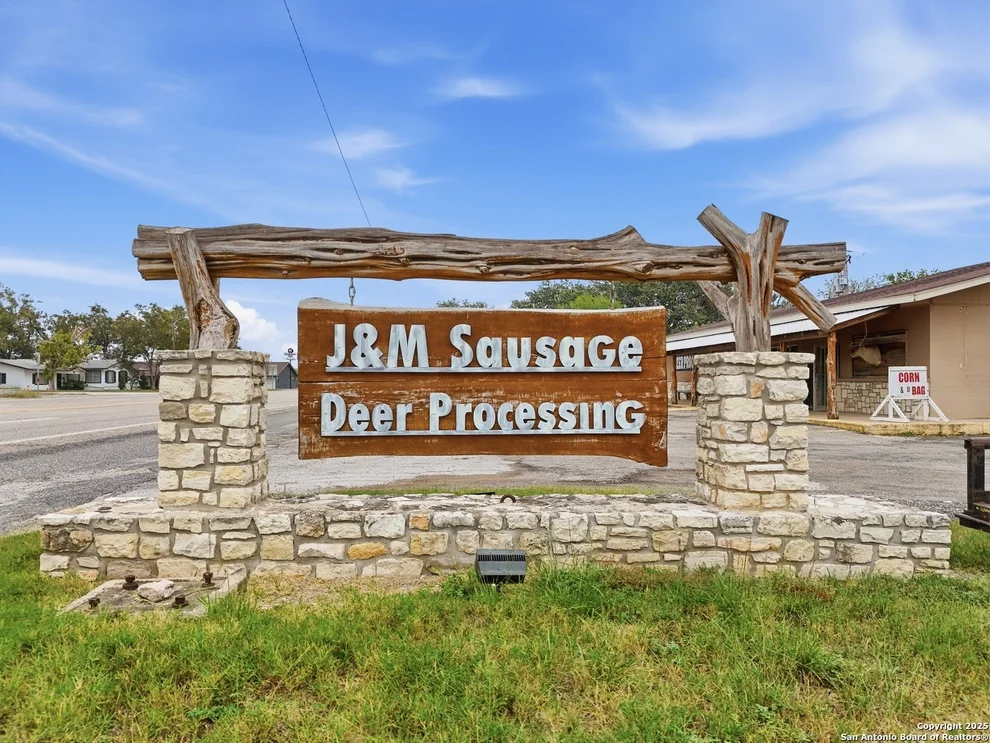 Unit for sale at 320 E Fisher, Uvalde, TX 78881