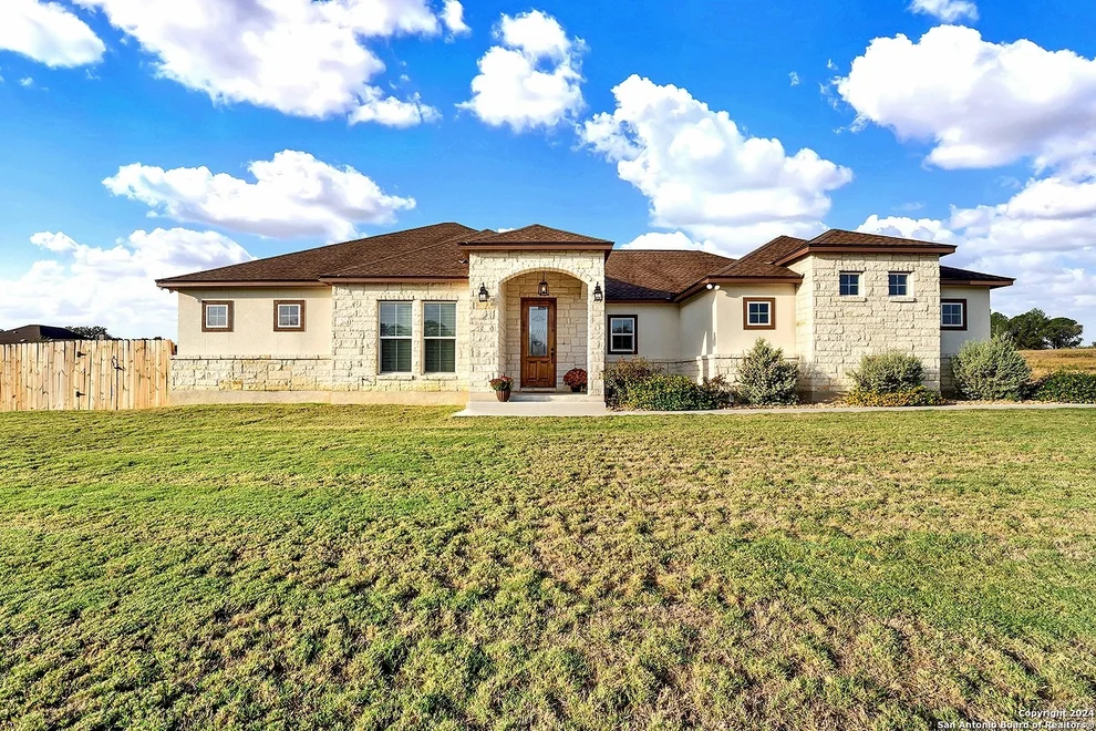 Unit for sale at 105 medora branch, Floresville, TX 78114