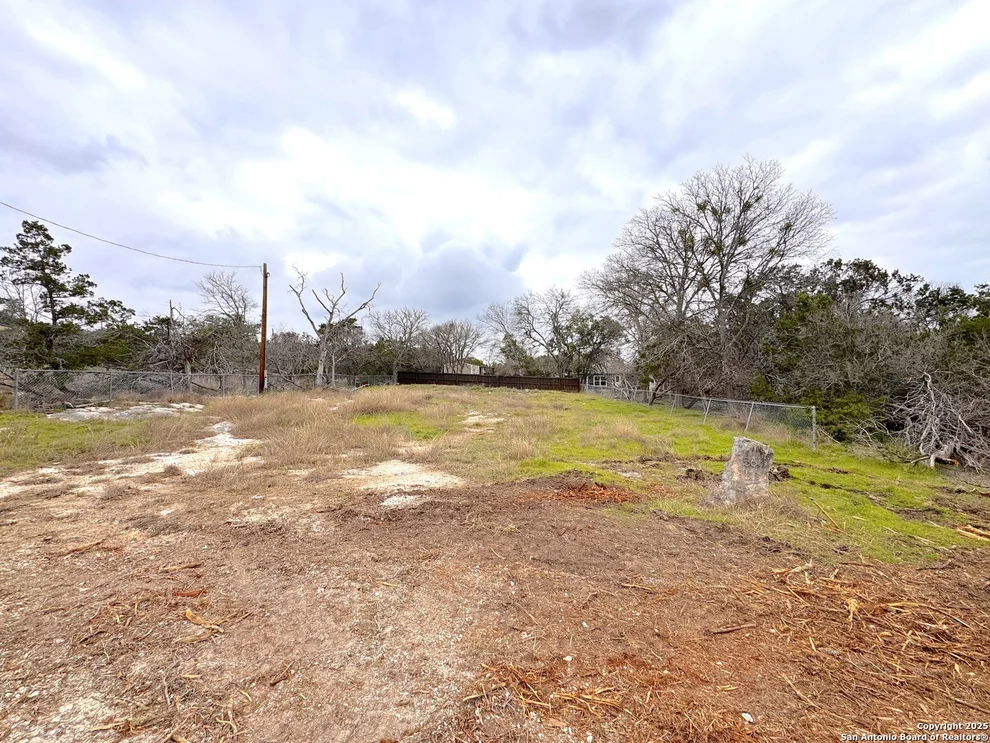 Unit for sale at 563 Oak Trail, Canyon Lake, TX 78133