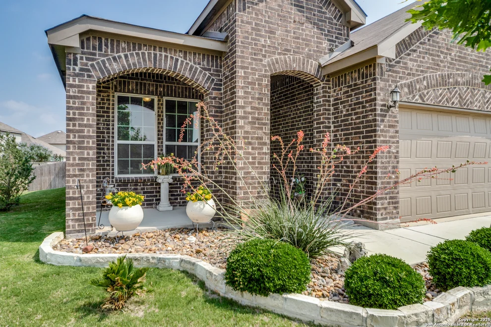 Unit for sale at 304 Aberdeen, Boerne, TX 78015