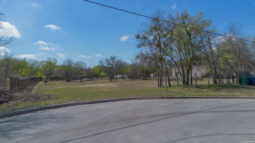 Unit for sale at 7402 Pipers Run, San Antonio, TX 78251