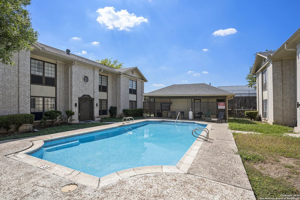 Unit for sale at 165 W Rampart, San Antonio, TX 78216