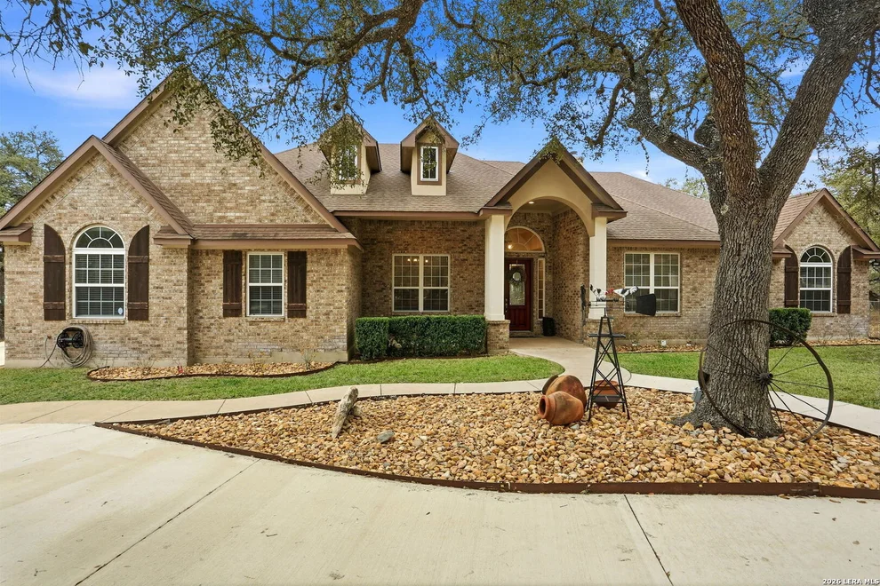 Unit for sale at 813 County Road 375, San Antonio, TX 78253