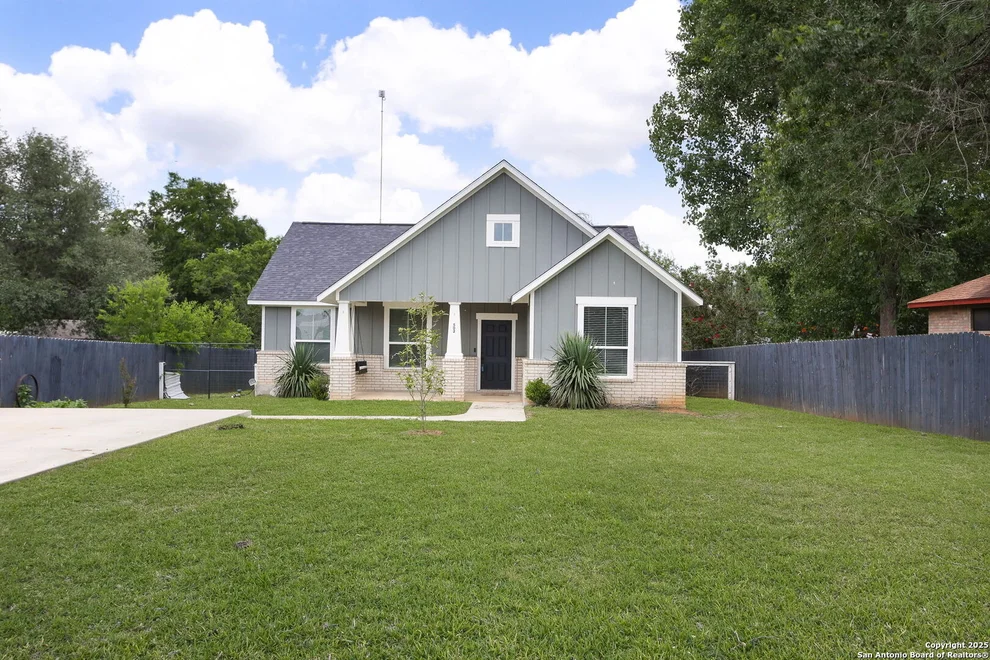 Unit for sale at 502 8th, Stockdale, TX 78160