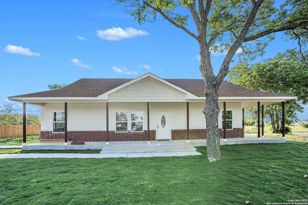 Unit for sale at 1615 N guadalupe, Seguin, TX 78155