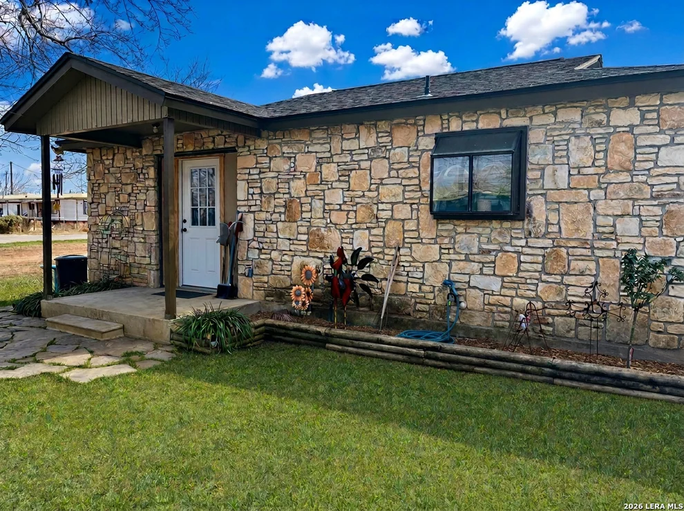 Unit for sale at 1314 Commerce, Jourdanton, TX 78026