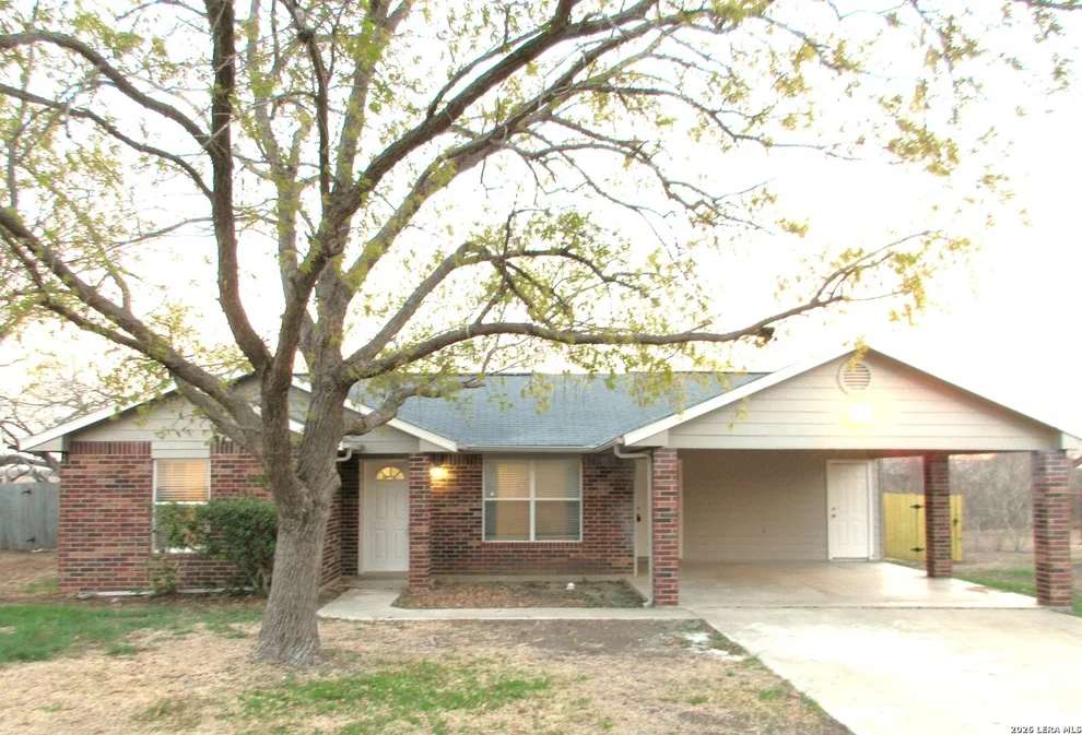 Unit for sale at 606 Hon, Jourdanton, TX 78026