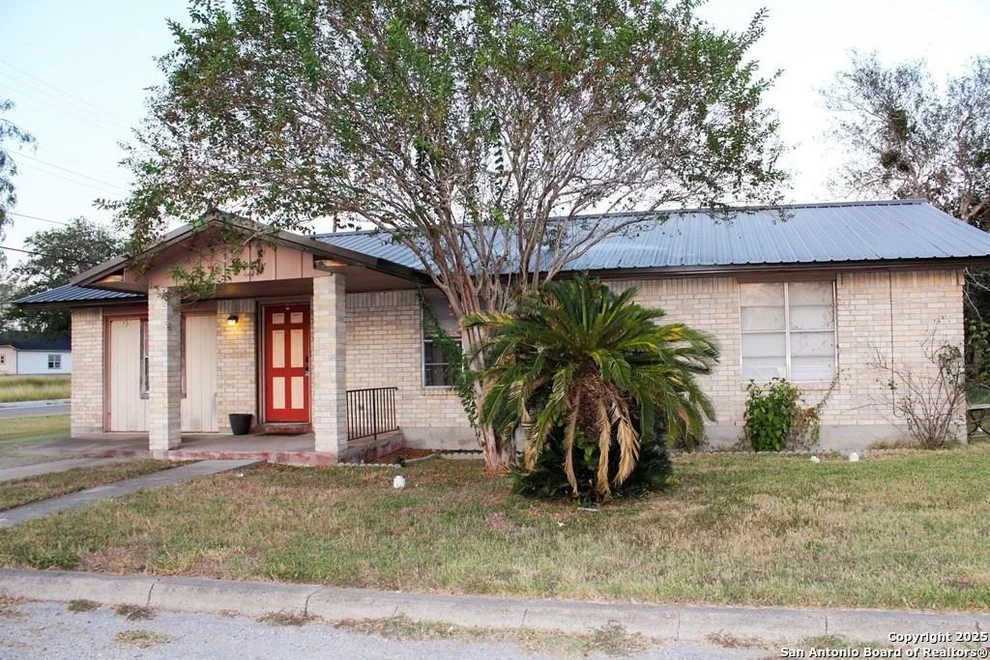 Unit for sale at 710 N Filmore, Beeville, TX 78102