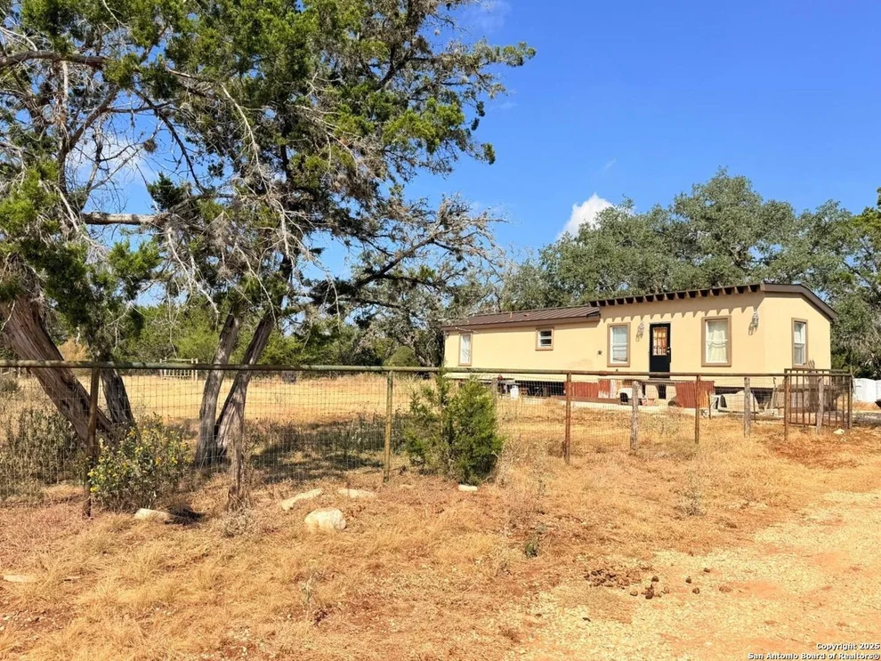 Unit for sale at 230 Juniper Ln, Pipe Creek, TX 78063