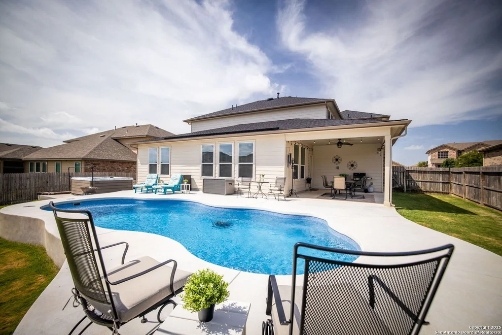 Unit for sale at 124 White Rock, Cibolo, TX 78108