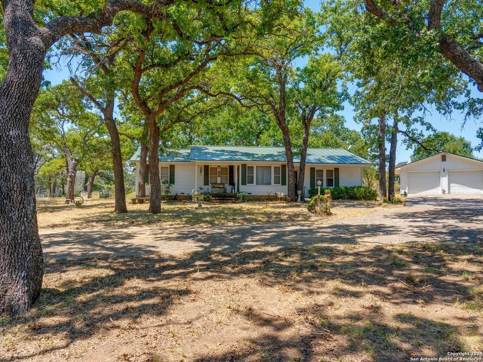 Unit for sale at 1010 N Cherry St, Fredericksburg, TX 78624