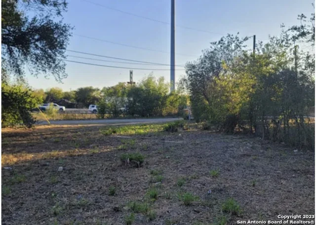 Unit for sale at 413 E Lubbock, San Antonio, TX 78204