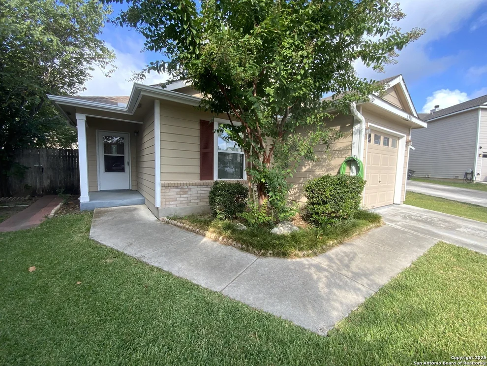 Unit for sale at 6238 Cypress Rose, San Antonio, TX 78240