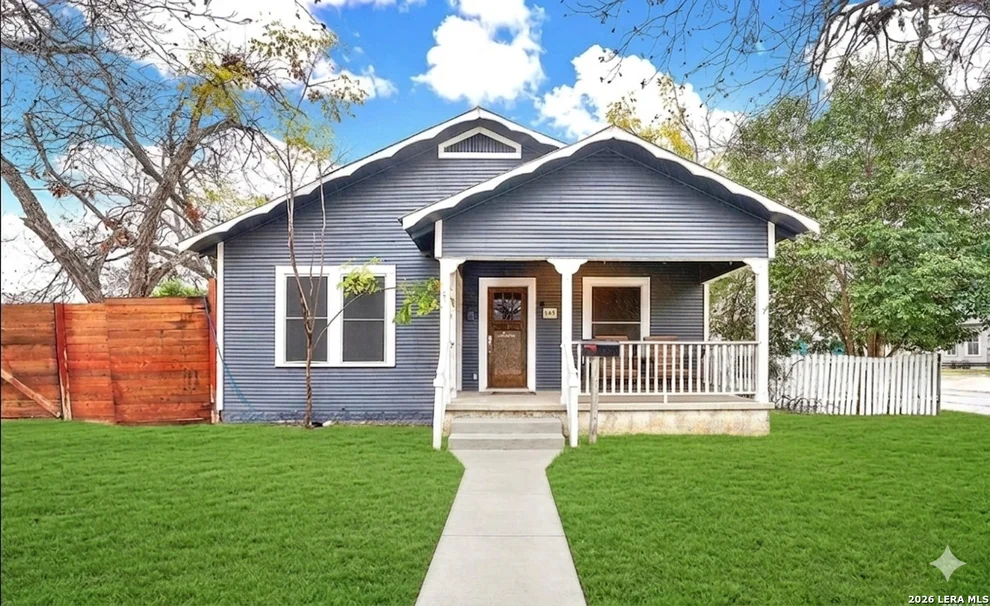 Unit for sale at 197 N Sycamore, New Braunfels, TX 78130