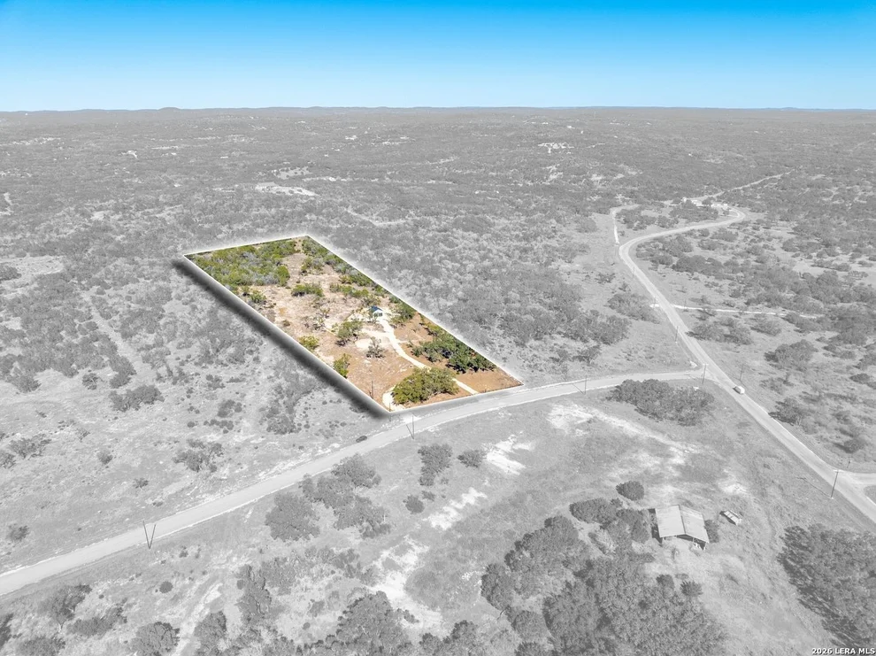 Unit for sale at 174 Crescent Ridge, Hondo, TX 78009