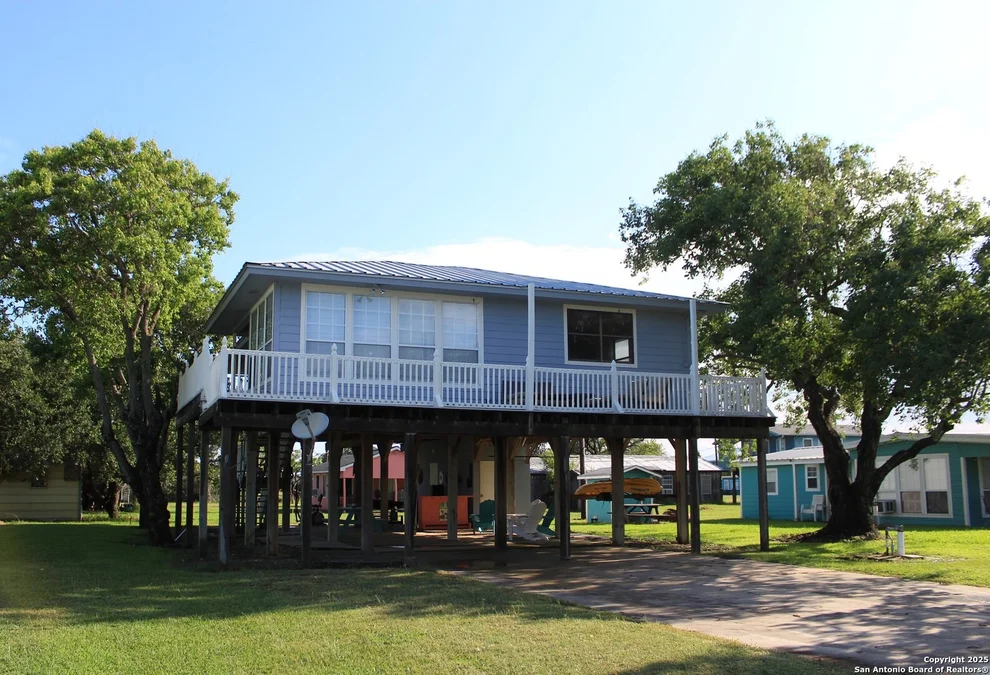 Unit for sale at 38 peggy, Palacios, TX 77465