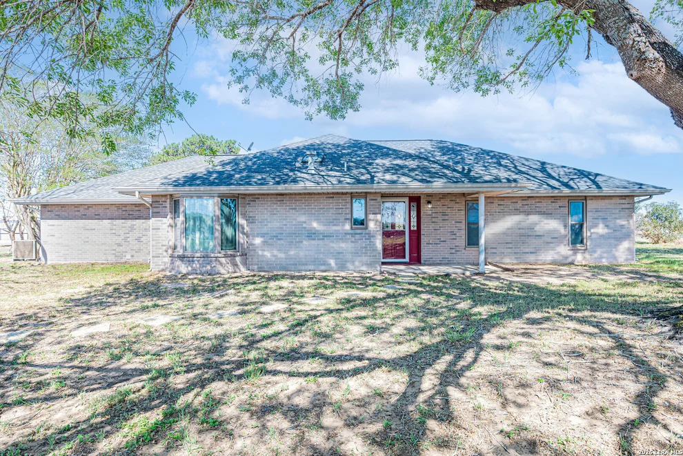 Unit for sale at 491 State Highway 97 E, Floresville, TX 78114