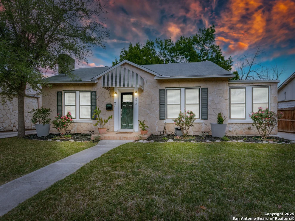Unit for sale at 223 Thorain, San Antonio, TX 78212
