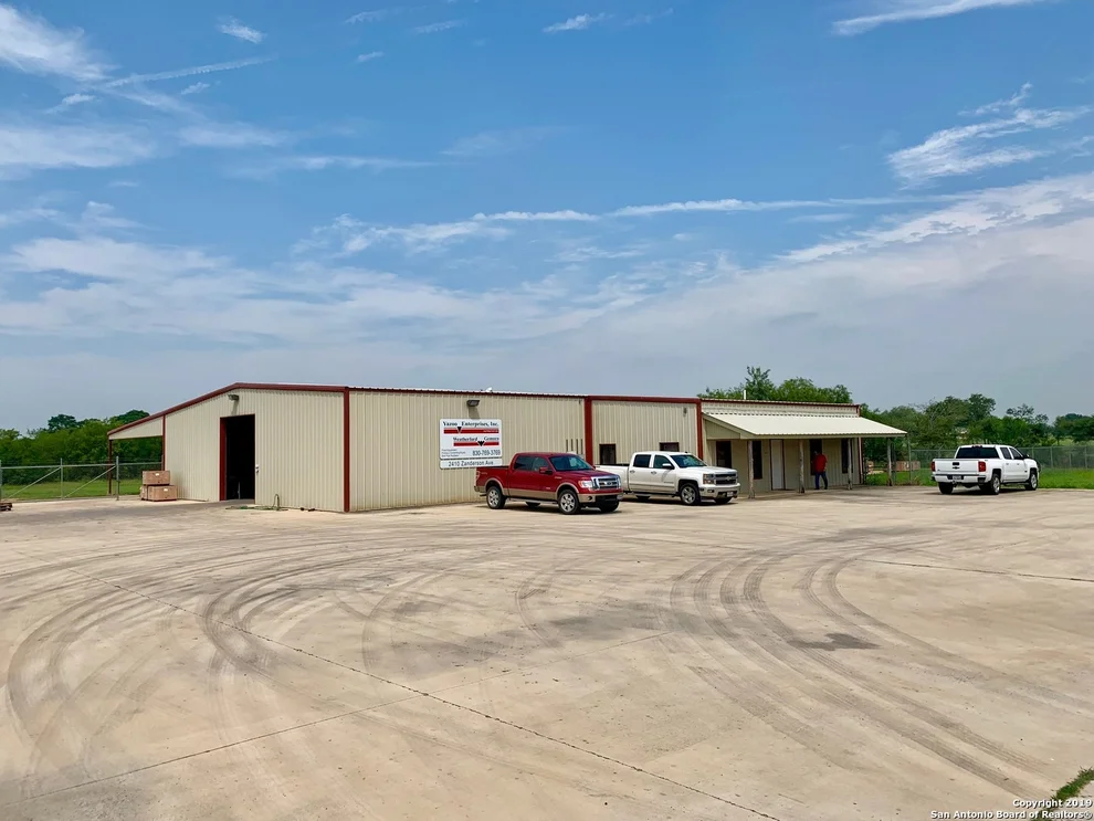 Unit for sale at 2410 zanderson, Jourdanton, TX 78026