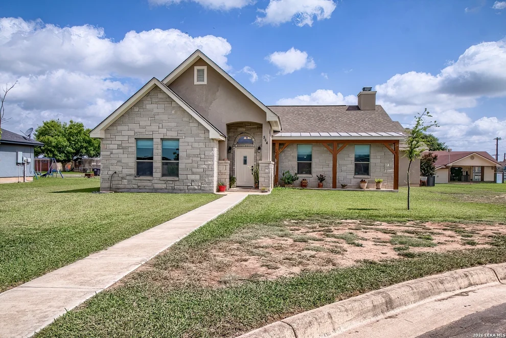 Unit for sale at 504 34th Street, Hondo, TX 78861