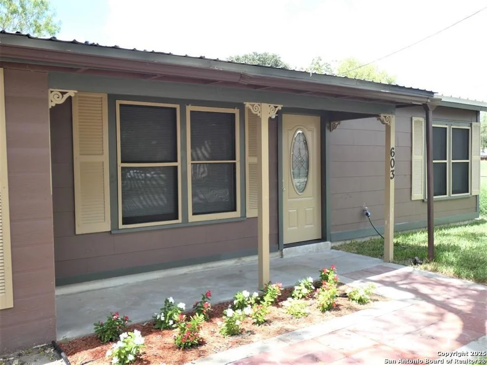 Unit for sale at 603 E Crockett, Beeville, TX 78102