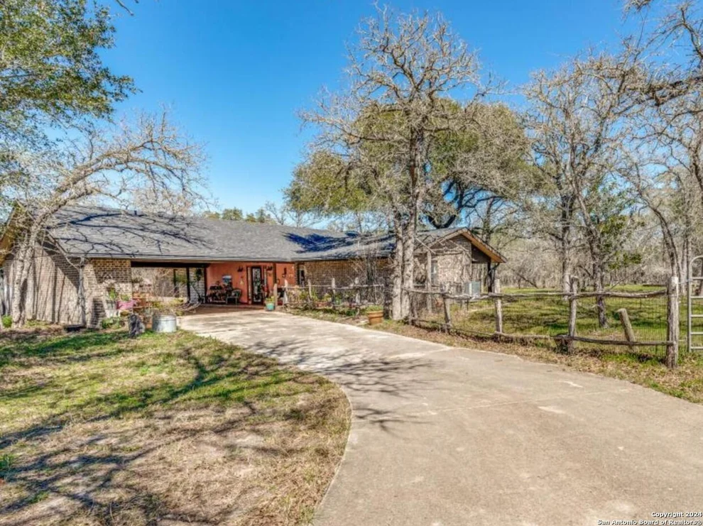 Unit for sale at 1842 Deer Trail, Floresville, TX 78114