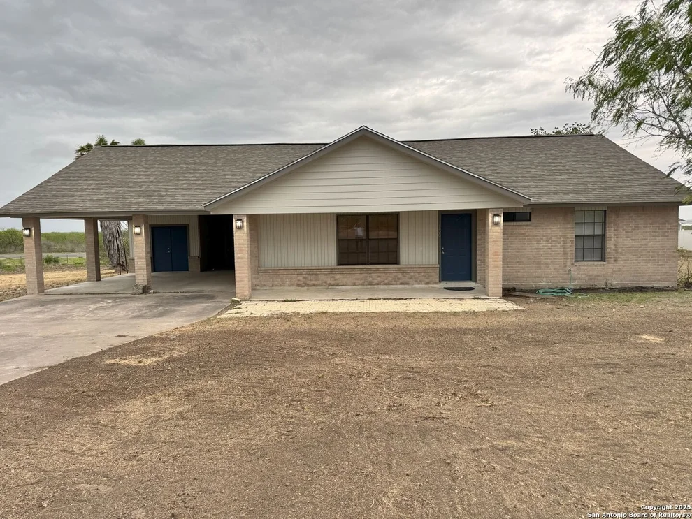 Unit for sale at 136 Lakeview Trace, Three Rivers, TX 78071