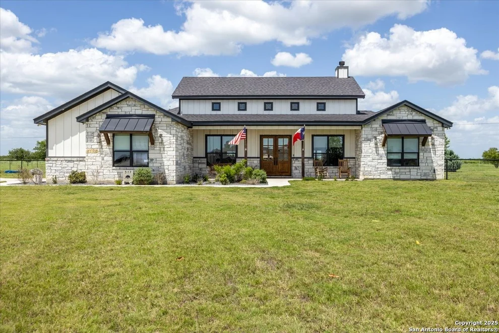Unit for sale at 317 Farmstead, Seguin, TX 78155
