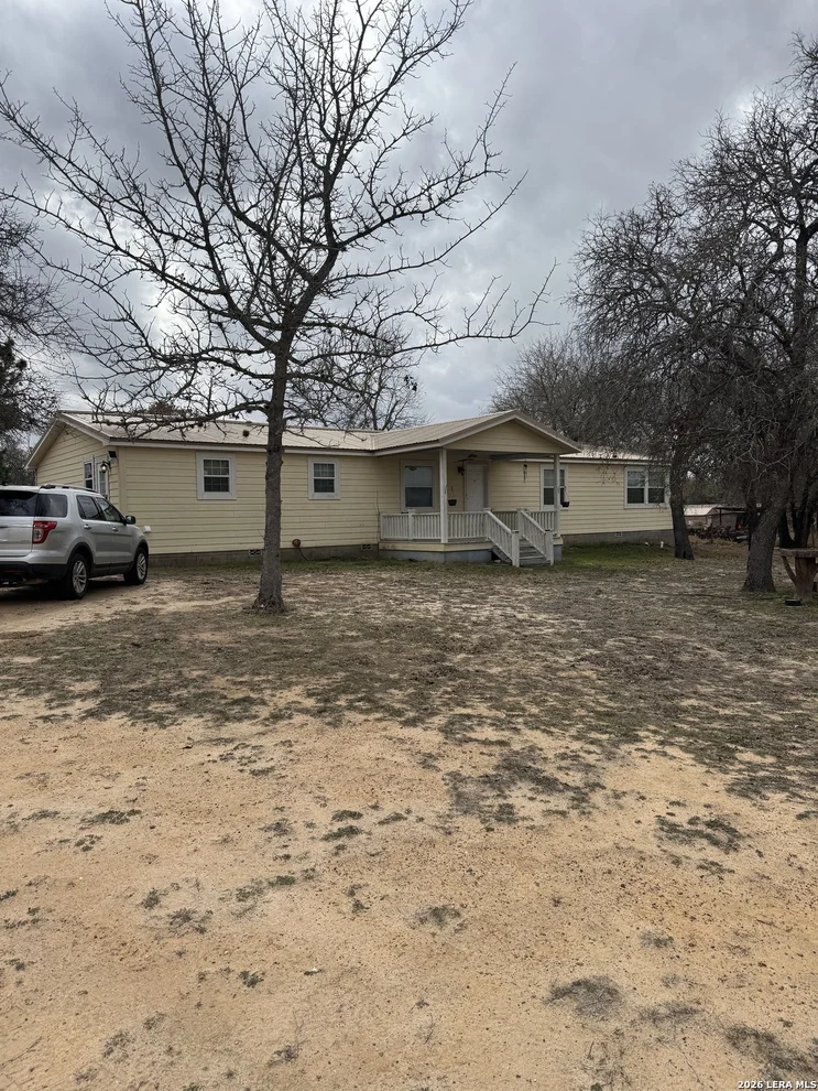 Unit for sale at 204 Creekside, Floresville, TX 78114