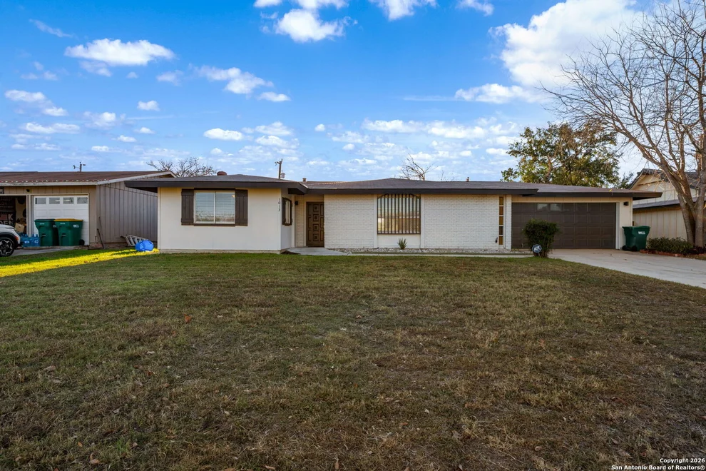 Unit for sale at 1013 North Blvd, Universal City, TX 78148