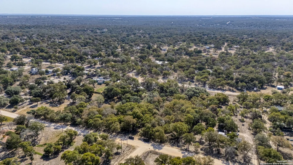 Unit for sale at 1301 Roemer Lane, Floresville, TX 78114
