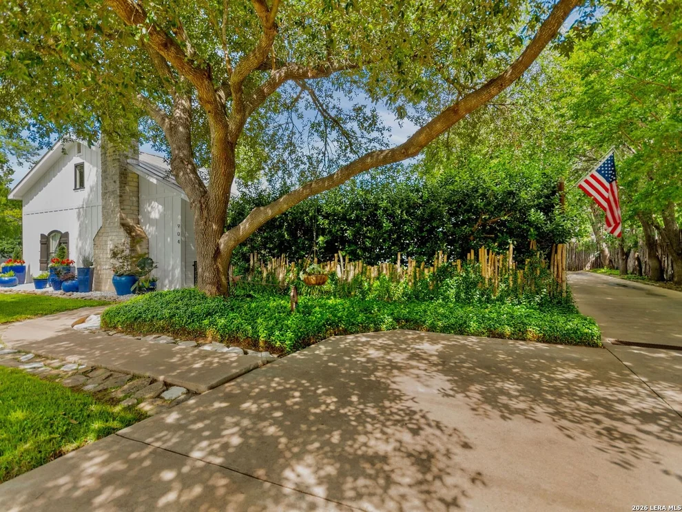 Unit for sale at 904 N Lincoln Street, Fredericksburg, TX 78624