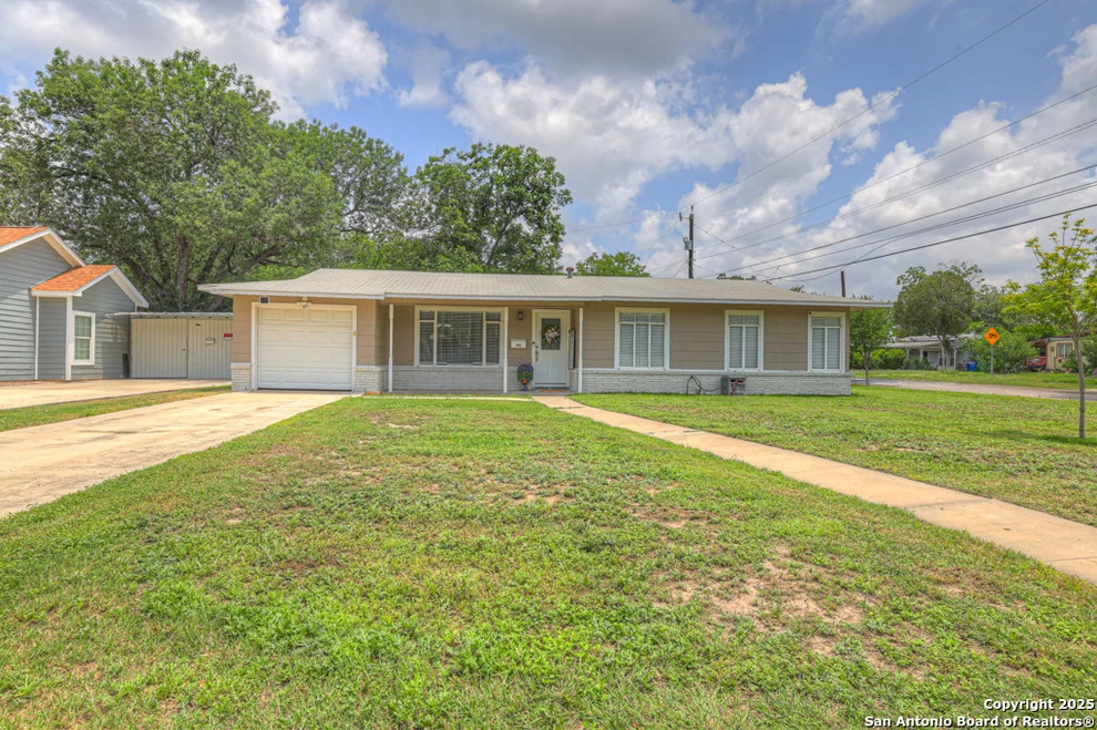 Unit for sale at 403 Dawnview Ln, San Antonio, TX 78213