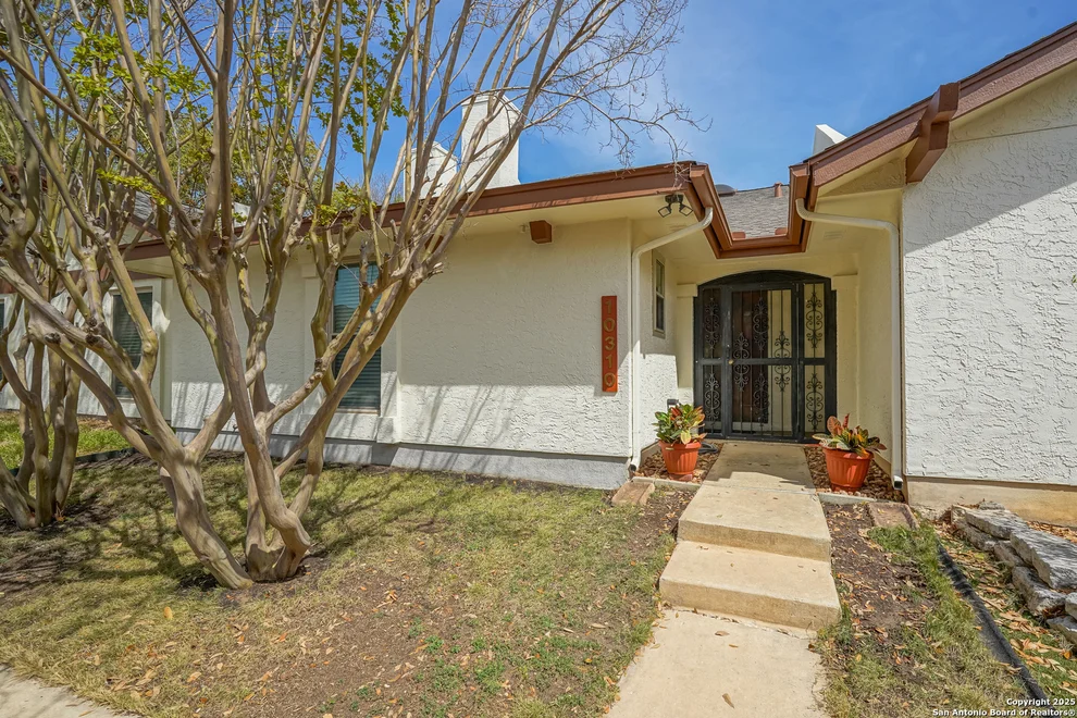 Unit for sale at 10310 Grand Club Dr, San Antonio, TX 78239