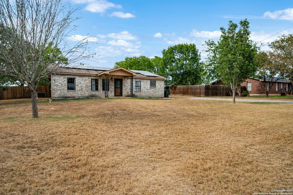 Unit for sale at 105 Lorenz, Stockdale, TX 78160
