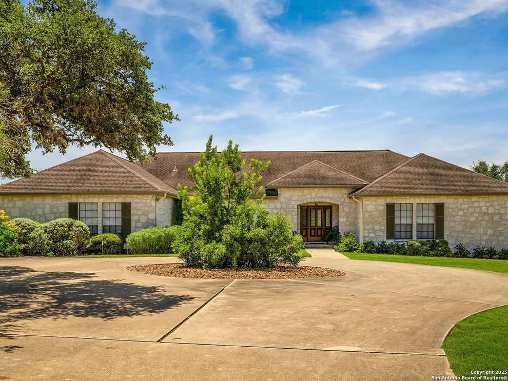 Unit for sale at 7816 Rocking Horse Ln, Fair Oaks Ranch, TX 78015