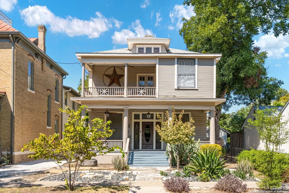 Unit for sale at 225 Madison, San Antonio, TX 78204