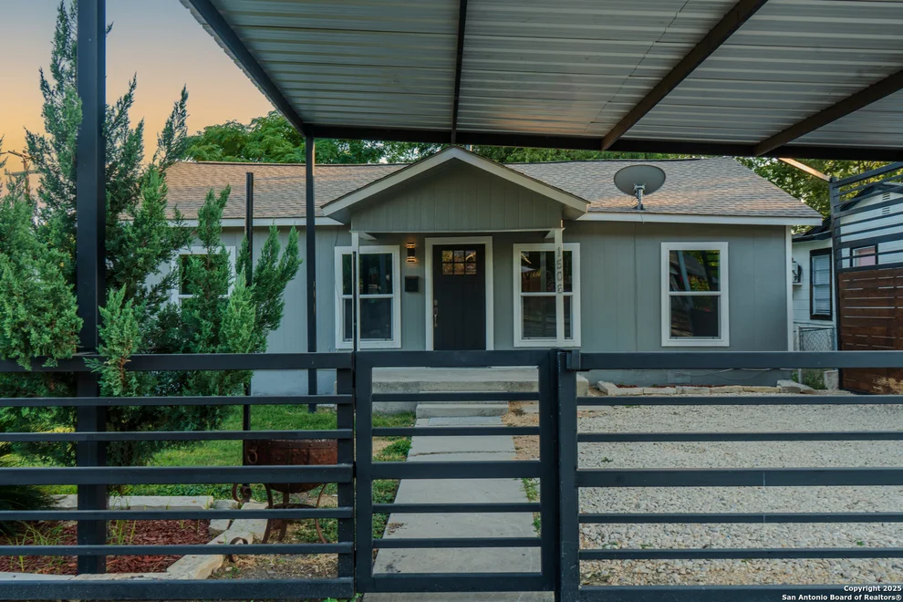 Unit for sale at 1506 W Wildwood Dr, San Antonio, TX 78201