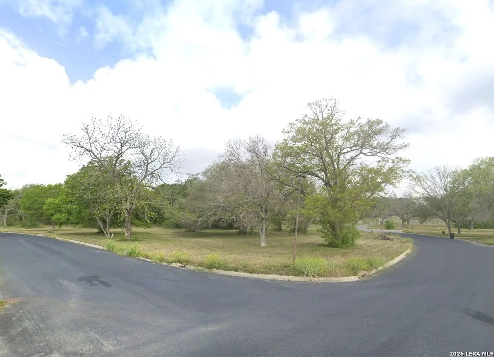 Unit for sale at 132 W Hampton, Seguin, TX 78155