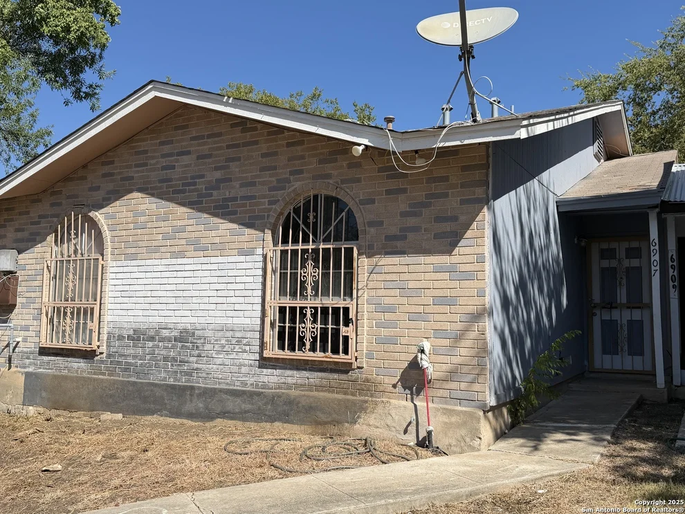 Unit for sale at 6907 Neston, San Antonio, TX 78239
