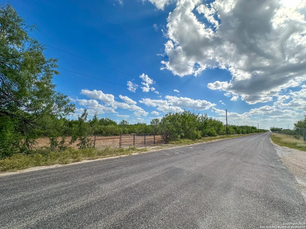 Unit for sale at 000 Old Fowlerton Rd, Fowlerton, TX 78021