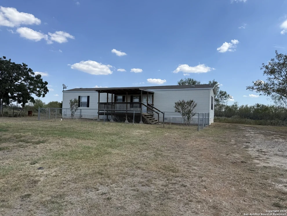 Unit for sale at 775 thompson, Dale, TX 78616