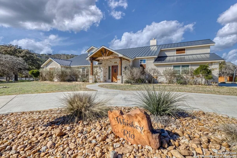 Unit for sale at 67 Stepping Stone, ConCan, TX 78838